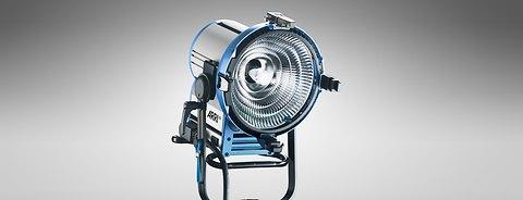ARRI M18 HMI, ARRI M18、1.8 kW HMI デイライト。窓まわり / 屋外撮影での定番デイライト光源。