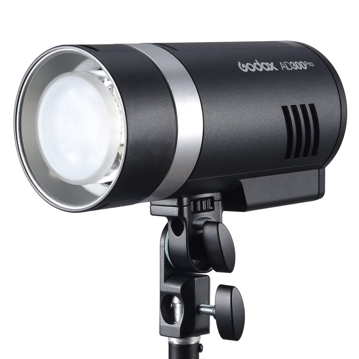 Godox AD300 Pro, 300 Ws バッテリーストロボ、Bowens マウント。ポートレート、ファッション、商品スチル撮影向けのポータブルフラッシュ。